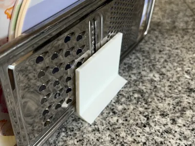 Cutting board holder