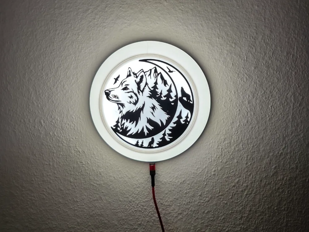 Wall lamp with wolf motif - Free 3D Print Model - MakerWorld