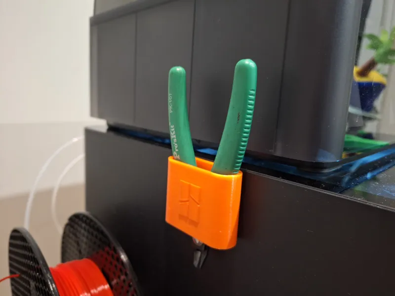 Cutting pliers hanger Bambu Lab like