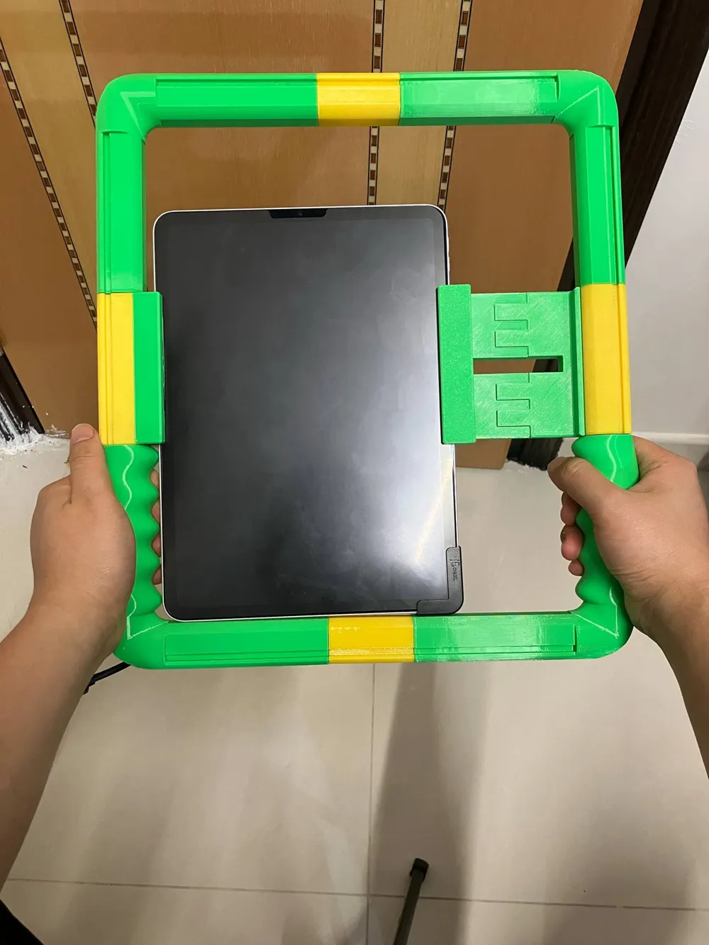 iPad Pro Rig by Dr. Wombatson MakerWorld: Download Free 3D Models