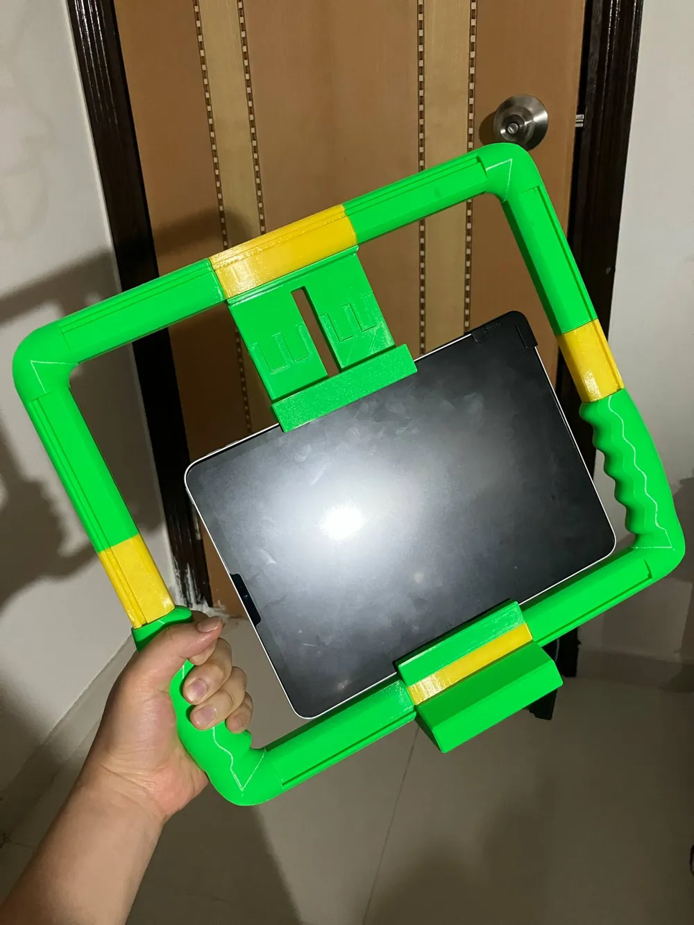 iPad Pro Rig by Dr. Wombatson MakerWorld: Download Free 3D Models