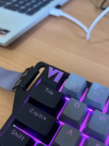 Tapa o cubierta: KEYCAP VI — vista de referencia 2