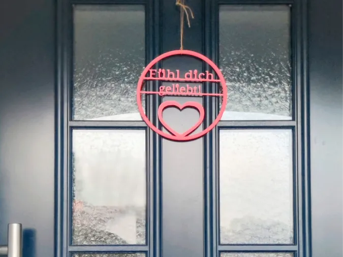 Türschild ,,Fühl dich geliebt!`` 