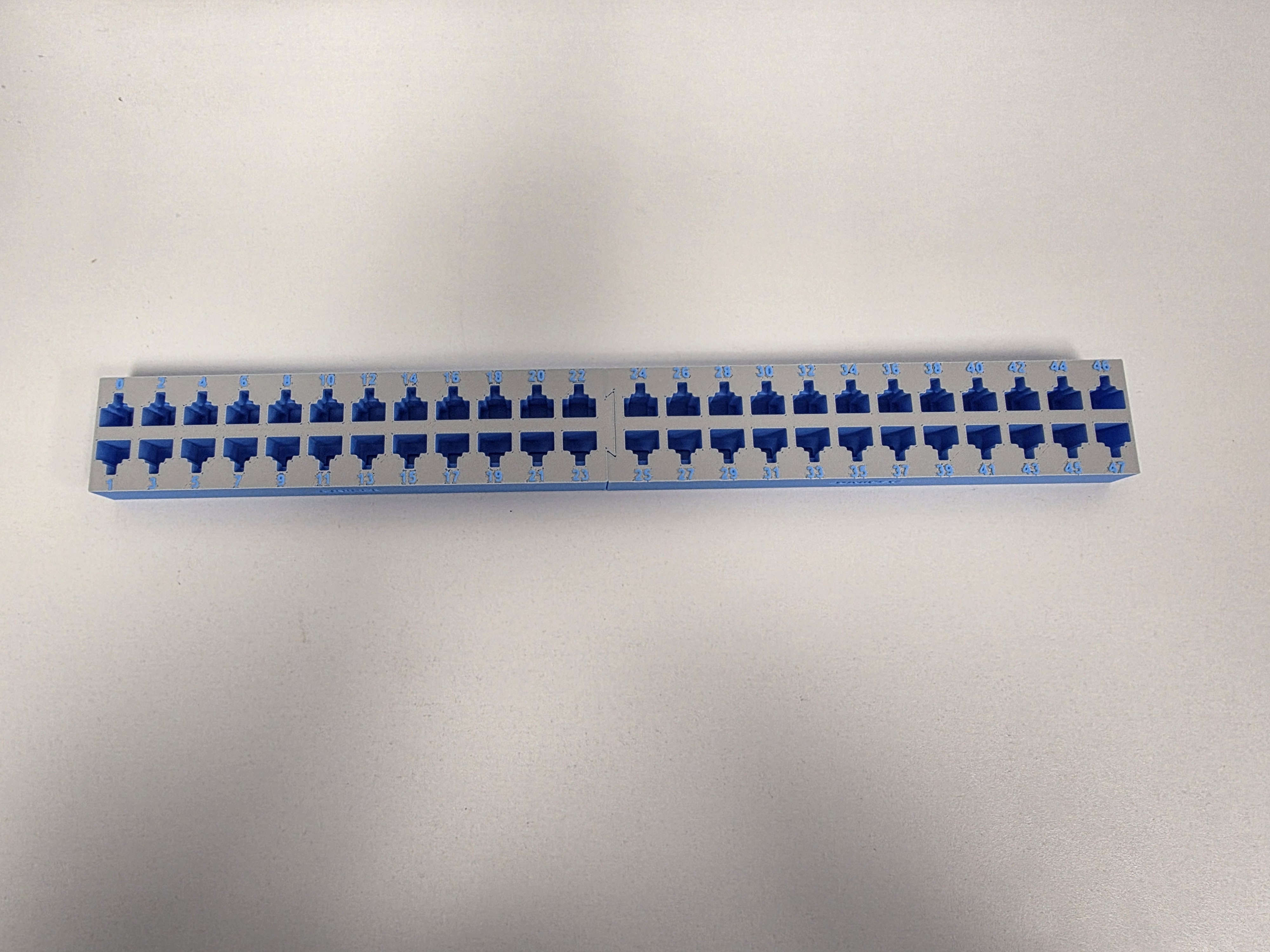 Miniatura 2 do modelo 3D RJ45 Switch Staging Panel
