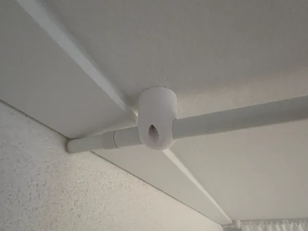 Fixation pour lit à baldaquin avec tringles IKEA Räcka