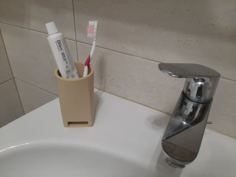 Porta spazzolino e dentifricio con sgocciolatoio