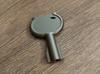 Universal key for electric boxes (fuse boxes)