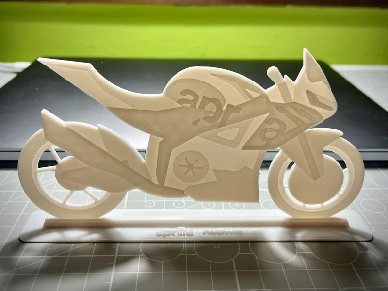 MODELLO APRILIA TUONO V4 IN RILIEVO 