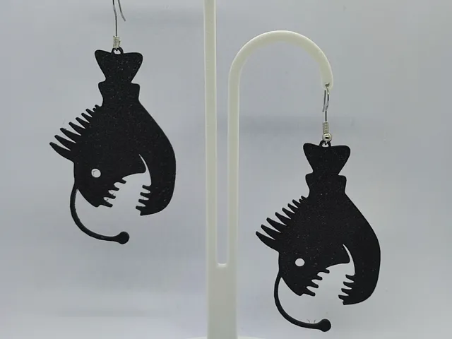 Pendientes pez diablo negro Melanocetus johnsonii