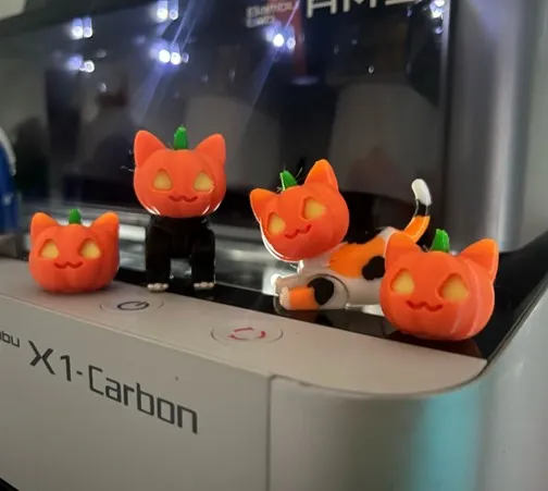 Halloween Pumpkin-Head Cat