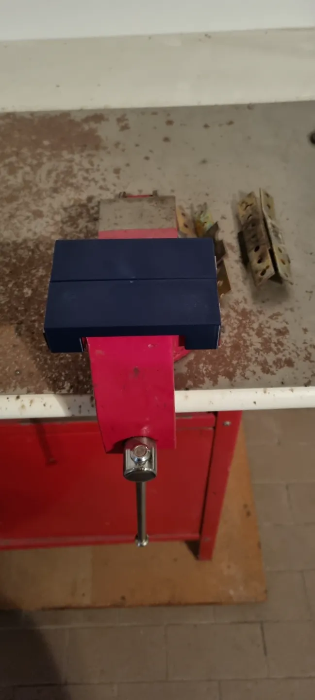 Bench vise protection