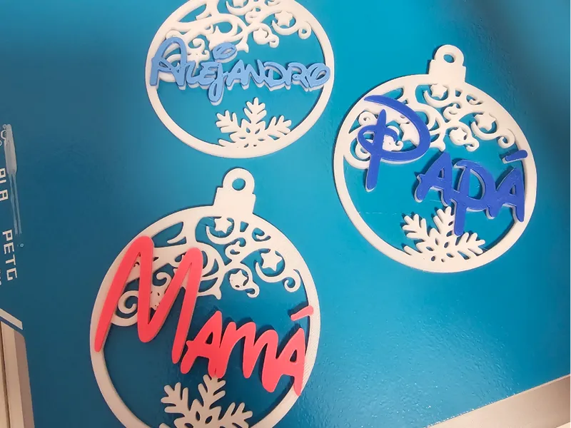 Bolas de Navidad con nombres personalizados