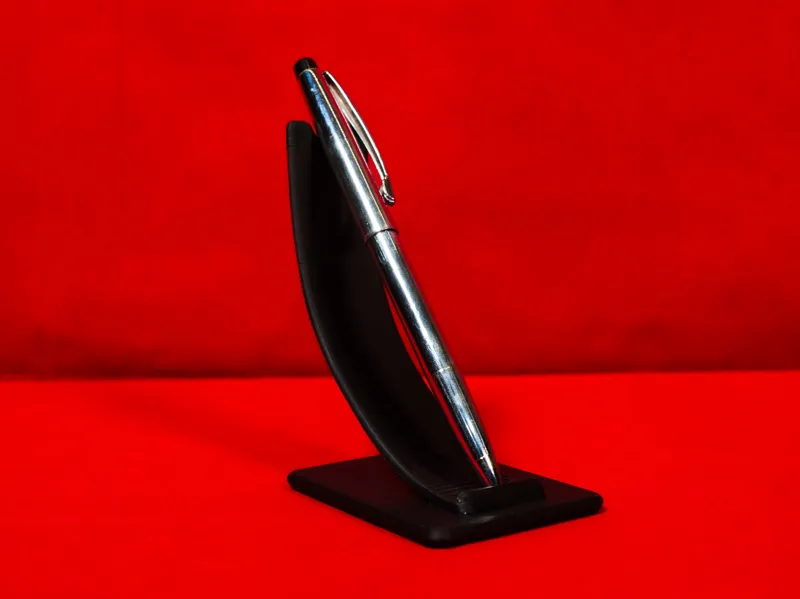 Stylish & Simple Pen Holder - Desk Organizer