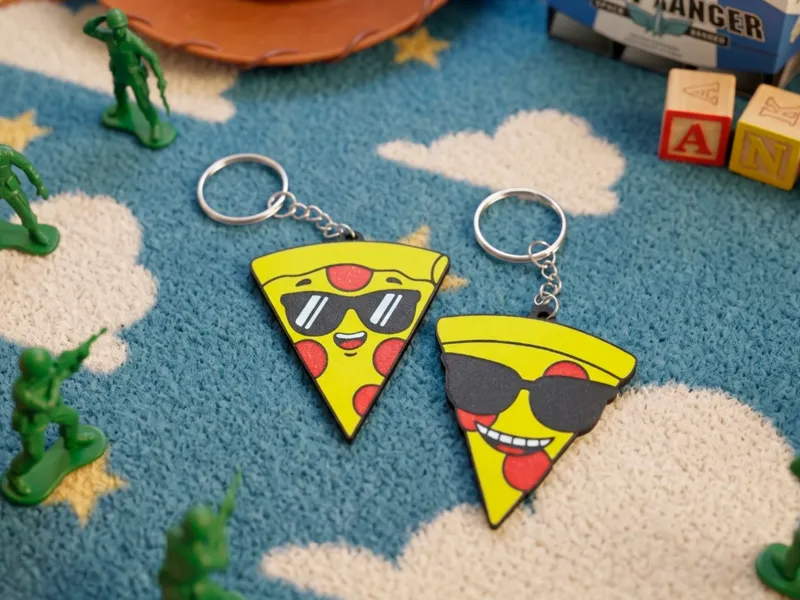 Llavero Pizza con gafas de sol Toy Story Bad Bunny