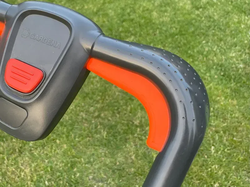 Gardena lawn mower PowerMax Li-18/32 handle