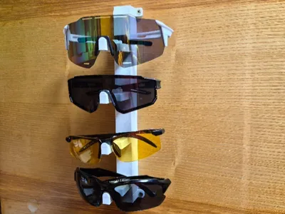 Glasses holde for wall mounting
