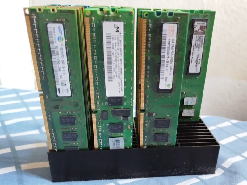 RAM HOLDER