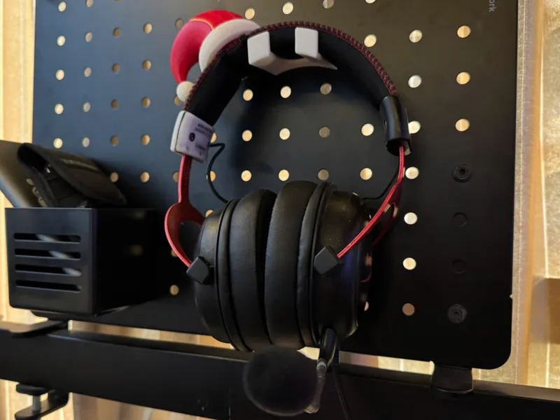 Pegboard headphone mount