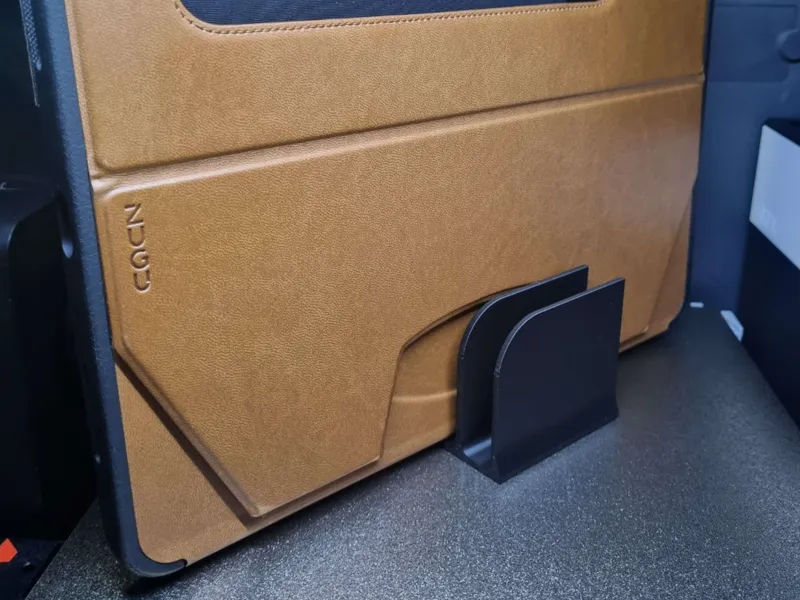 Vertikaler Halter für Tablet / ReMarkable