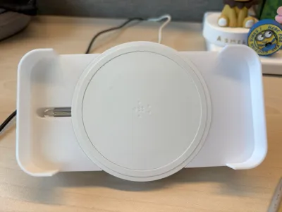Belkin Boost Charge Wireless Charging Pad Dock v2