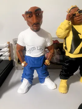 Figura decorativa: 2Pac Shakur – Large Multicolor Caricature Statue — vista de referencia 4