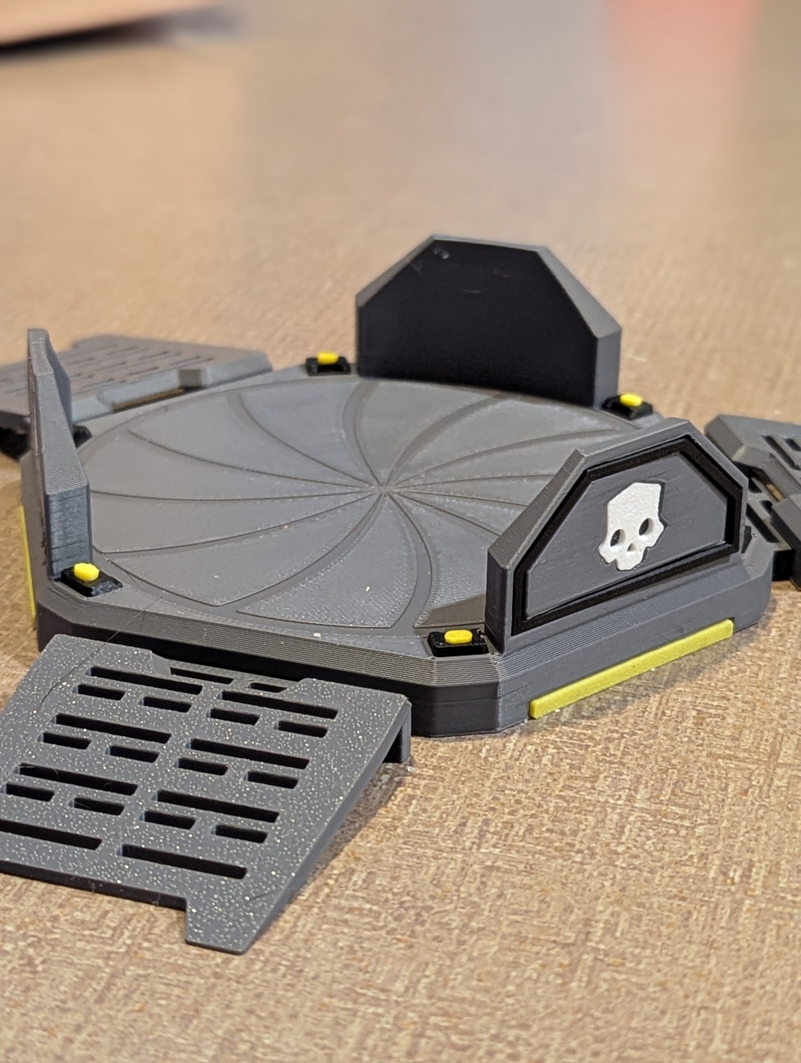 Miniatura 2 do modelo 3D Helldivers Coaster with Drop Pod Holder
