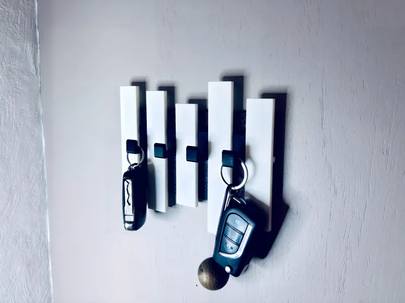 The Acoustic Key Hanger