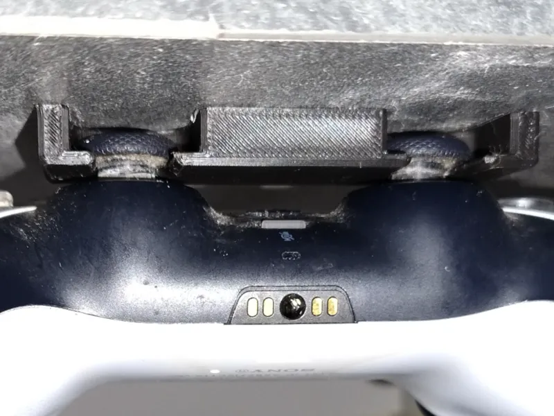 supporto sotto scrivania controller PS5 invisibile