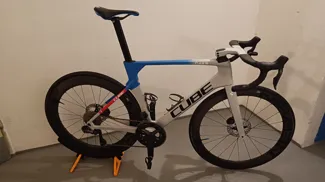 Road bike stand (28-40mm)