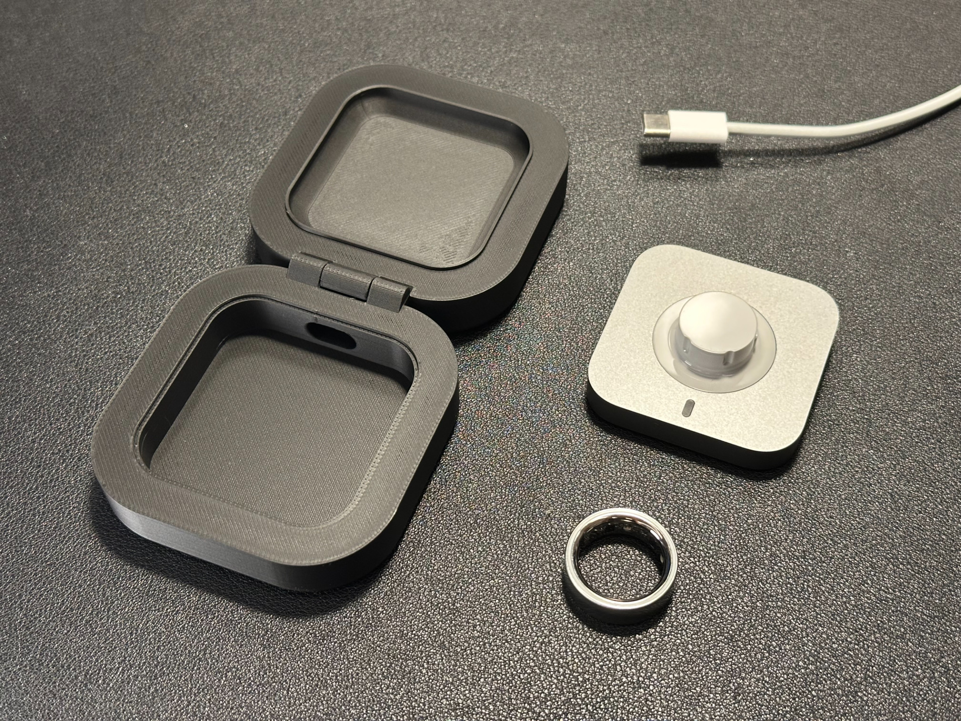 Oura Ring Gen 4 Charger Case | Magnets + Hinge
