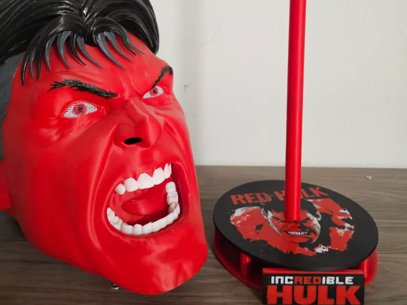 Red/Green Hulk Helmet Stand w/changeable faces