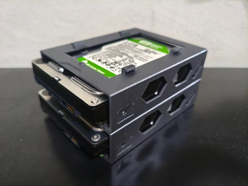Stackable 3.5" HDD cage