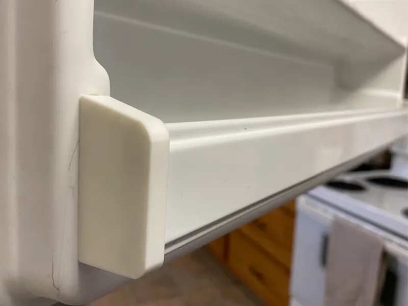 Freezer/Fridge Shelf Retainer End Cap- Z401172-00