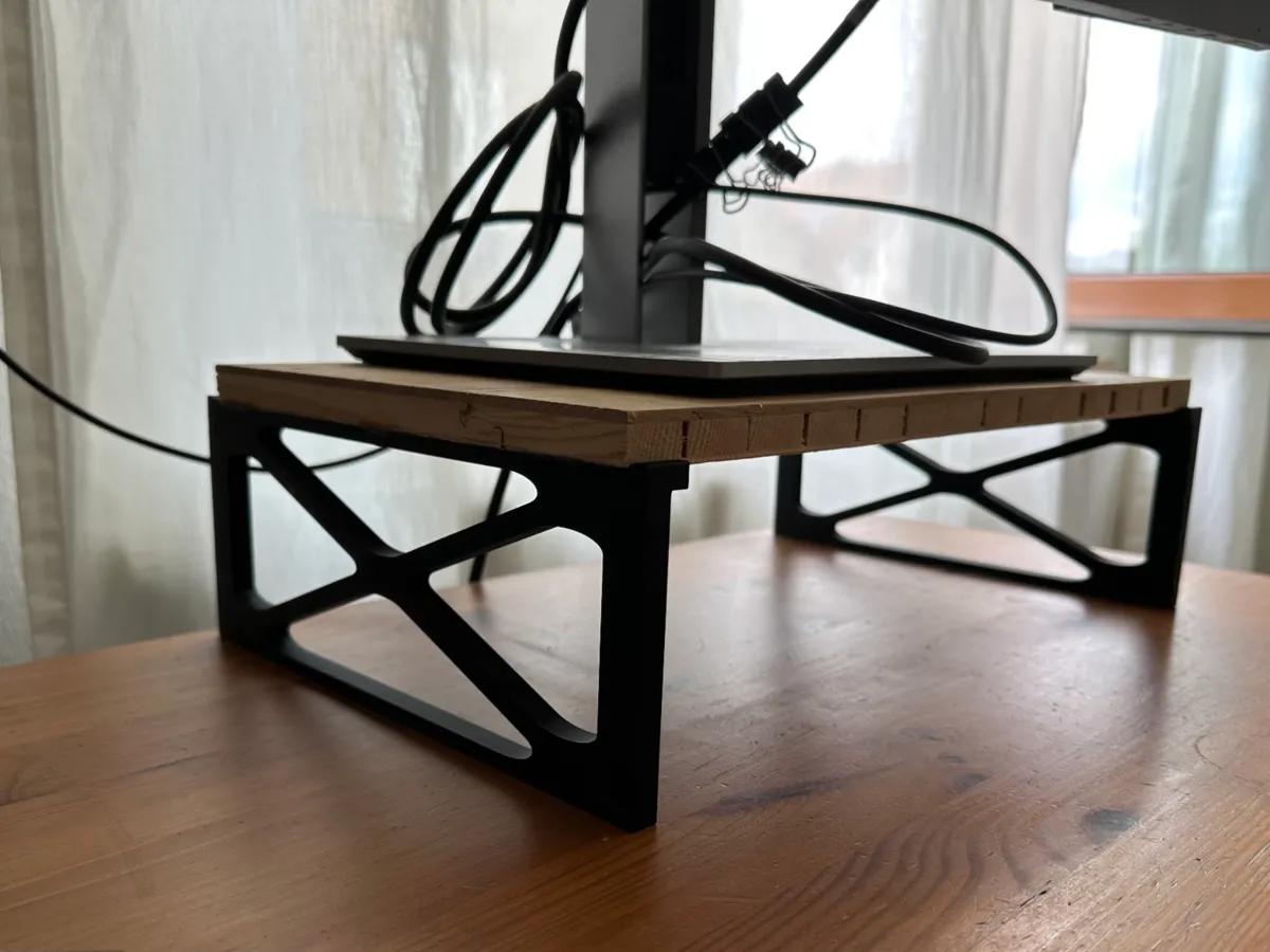 Rehausseur d'écran design industriel