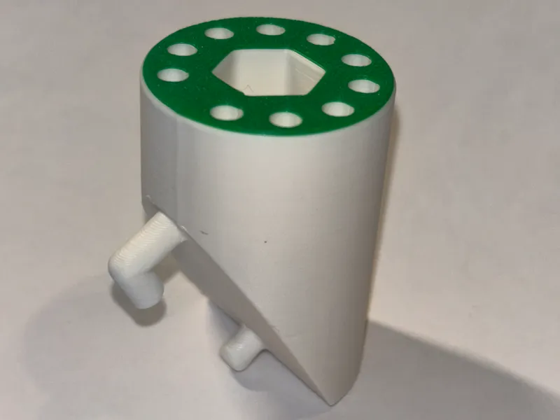 Skadis holder for deburring tool