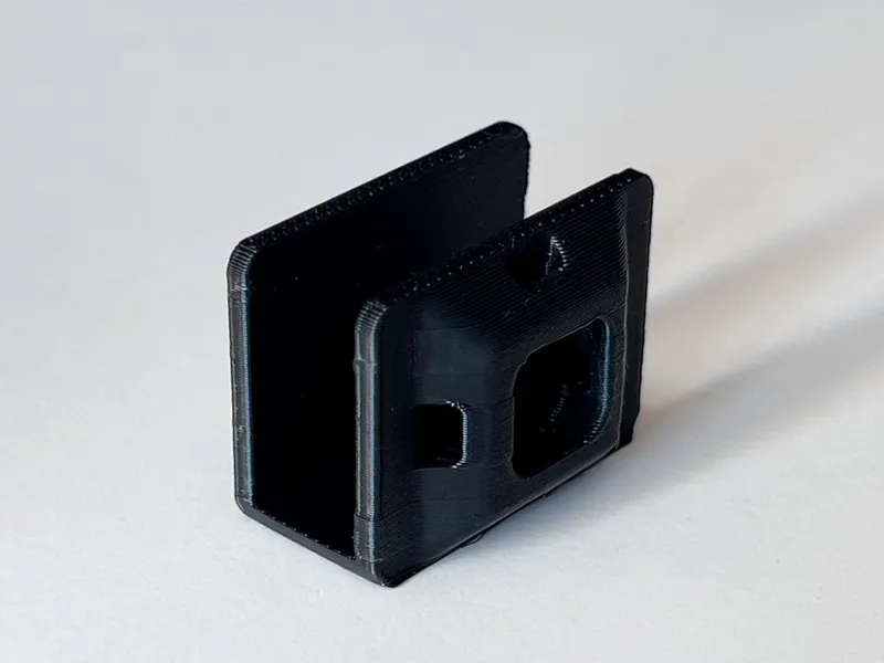Aquarium cable holder on 10mm thick glass (remix)