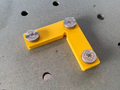 Corner Square with 20 mm dog holes