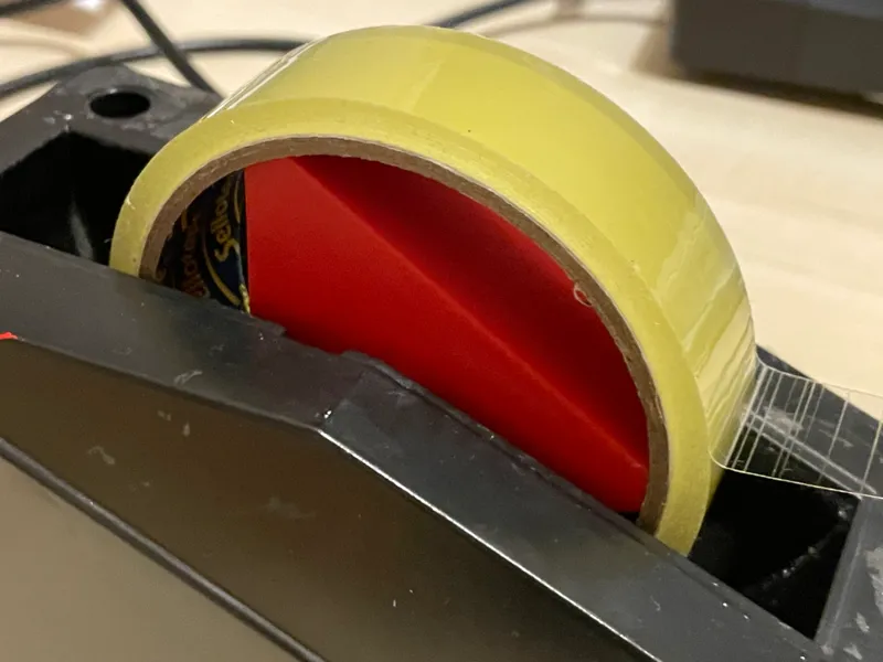 Tape dispenser core