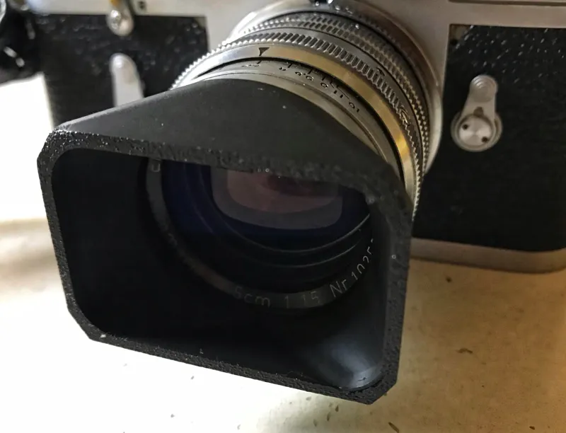 Summarit 50mm f1.5 lens hood