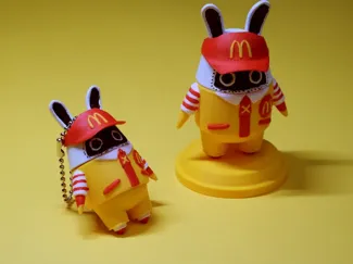 麦当劳绝区零邦布(MacDonald Bangboo)挂坠桌面摆件
