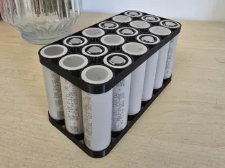 Parametric lightweight holder