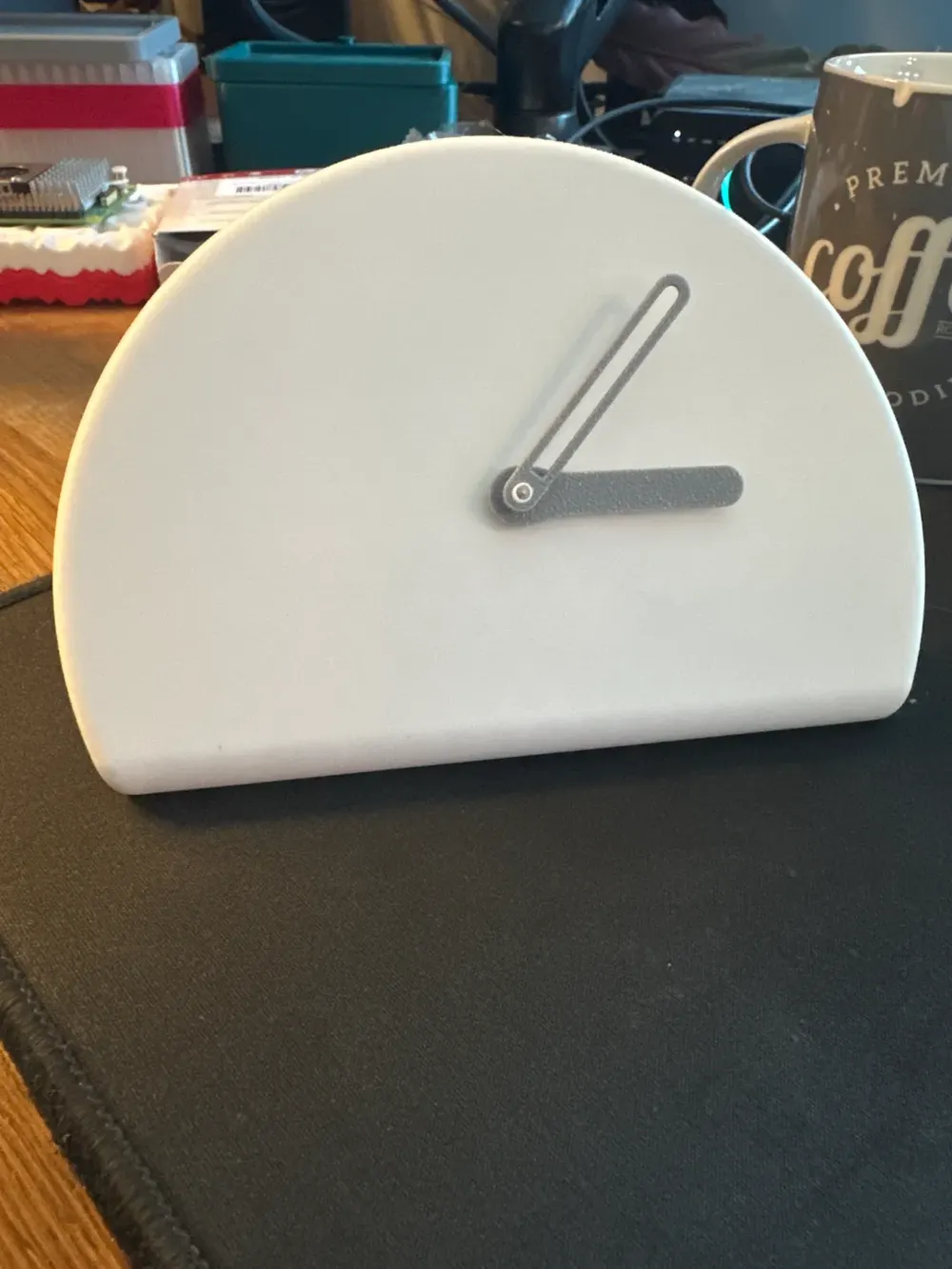 Modern Desktop Clock. Minimalist folded design - Free 3D Print Model ...