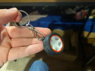 Car tire rim keychain