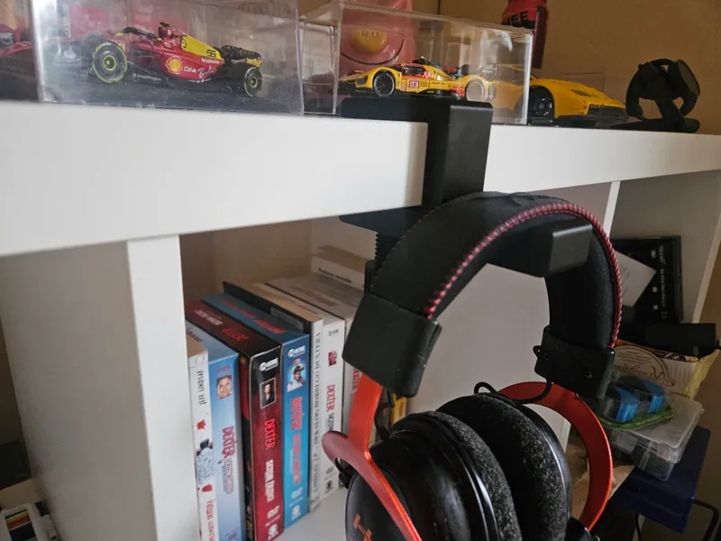 Headphone holder 