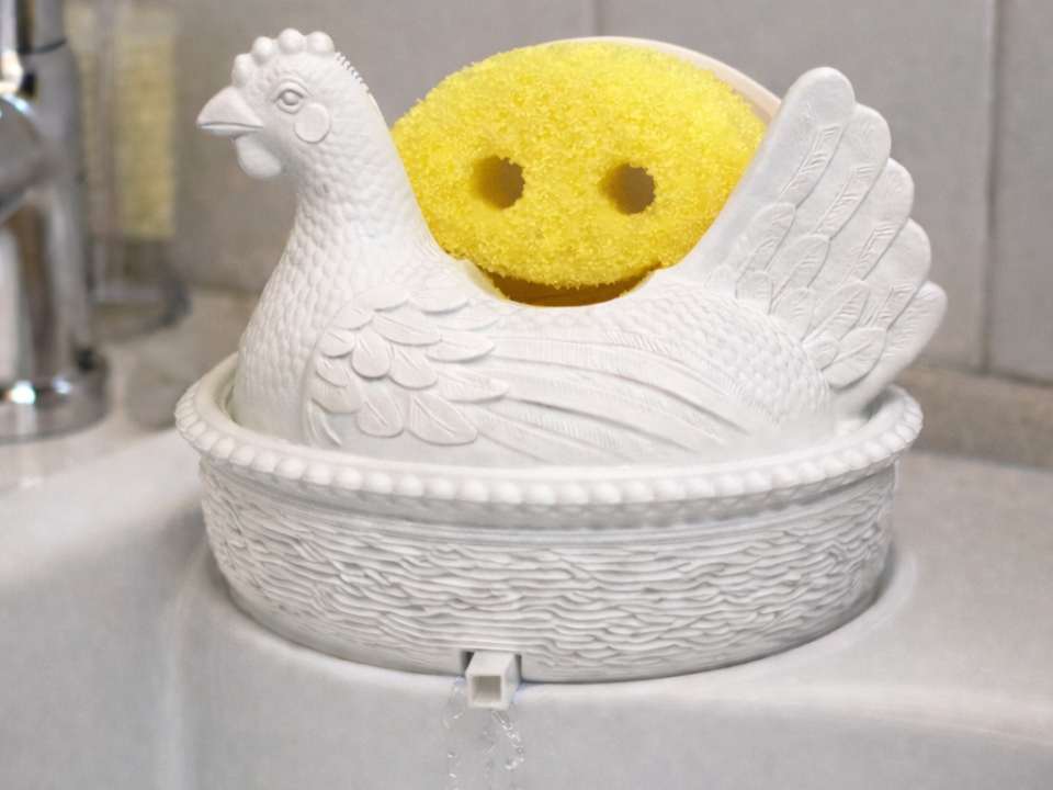 Hen on Nest-Sponge Holder with Water Drain
