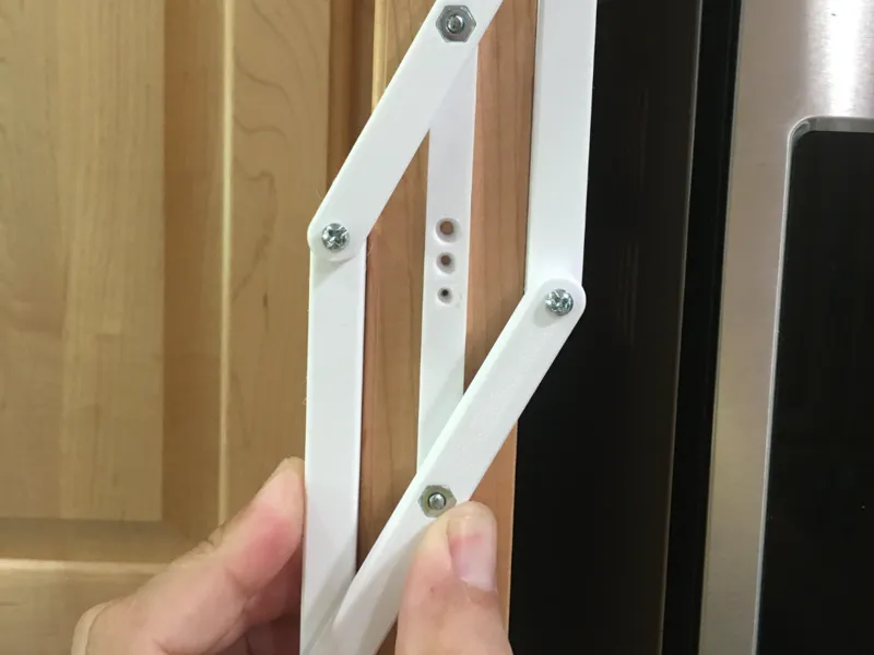 Center Finder using 6-32 screws