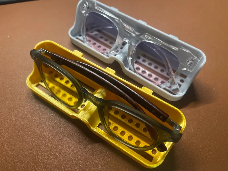 适配工业方孔洞洞板的眼镜架