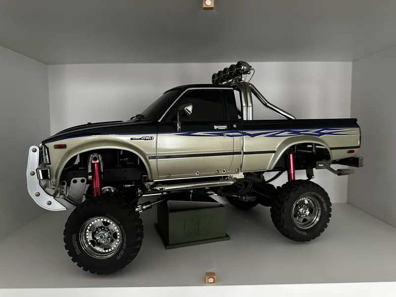 Stand for Tamiya Hilux (and maybe other High Lift models)