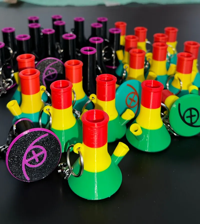 Mini bong keychain v3
