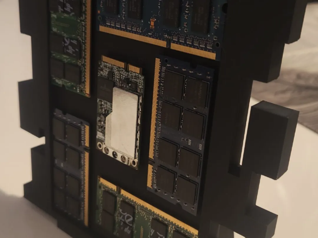 Random Frame Random frame for old computer chips - Free 3D Print Model - MakerWorld